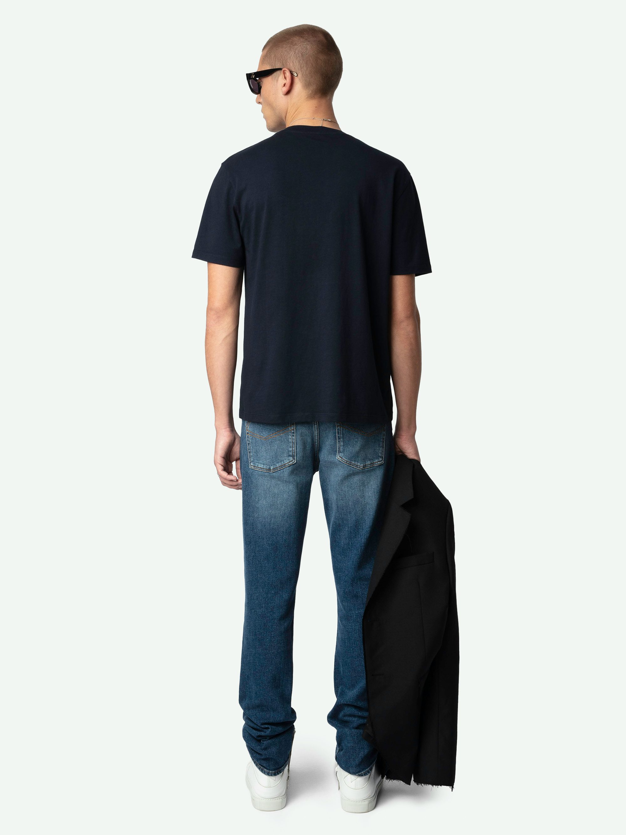 T-Shirt Tommy - Marineblaues T-Shirt aus Bio-Baumwolle mit kurzen Ärmeln und "Rock'N'Roll Is Not Dead"-Print.